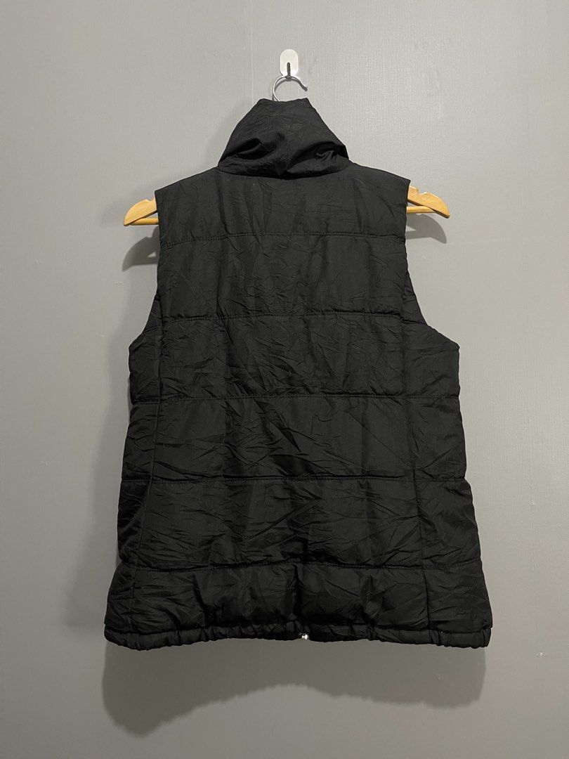 Old Navy Water-Resistant Quilted Jacket (Category: Coats, Jackets and Outerwear) located in Davao. Submitted by yannrussel00 (Listing ID 1469965263, Image 2). Description: 📍𝗟𝗼𝗰𝗮𝘁𝗶𝗼𝗻: 𝗗𝗮𝘃𝗮𝗼 𝗖𝗶𝘁𝘆 📌 𝗜𝘁𝗲𝗺 𝗦𝘁𝗶𝗹𝗹 𝗔𝘃𝗮𝗶𝗹𝗮𝗯𝗹𝗲 𝗥𝗘𝗔𝗗 𝗗𝗘𝗧𝗔𝗜𝗟𝗦 𝗕𝗘𝗟𝗢𝗪 ⬇️ ‼️ Size Medium on tag Dimes W20 x L25 Condition 10/10 No issue ₱850 + SF.