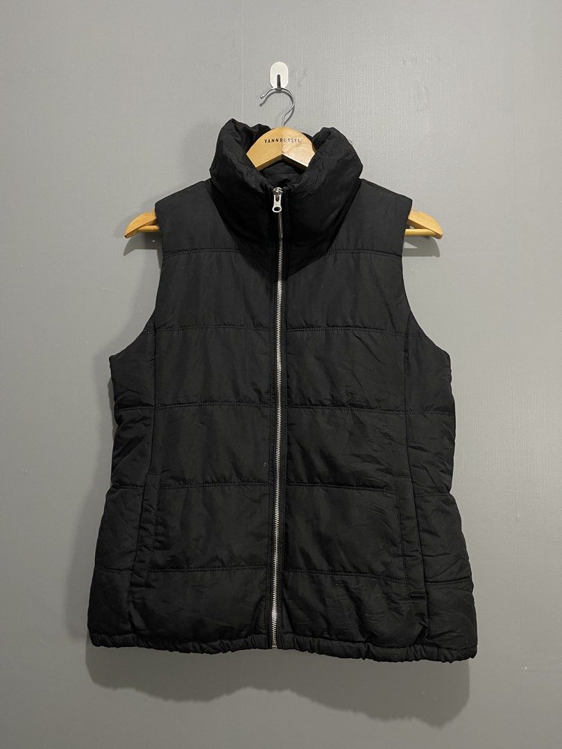 Old Navy Water-Resistant Quilted Jacket (Category: Coats, Jackets and Outerwear) located in Davao. Submitted by yannrussel00 (Listing ID 1469965263, Image 1). Description: 📍𝗟𝗼𝗰𝗮𝘁𝗶𝗼𝗻: 𝗗𝗮𝘃𝗮𝗼 𝗖𝗶𝘁𝘆 📌 𝗜𝘁𝗲𝗺 𝗦𝘁𝗶𝗹𝗹 𝗔𝘃𝗮𝗶𝗹𝗮𝗯𝗹𝗲 𝗥𝗘𝗔𝗗 𝗗𝗘𝗧𝗔𝗜𝗟𝗦 𝗕𝗘𝗟𝗢𝗪 ⬇️ ‼️ Size Medium on tag Dimes W20 x L25 Condition 10/10 No issue ₱850 + SF.