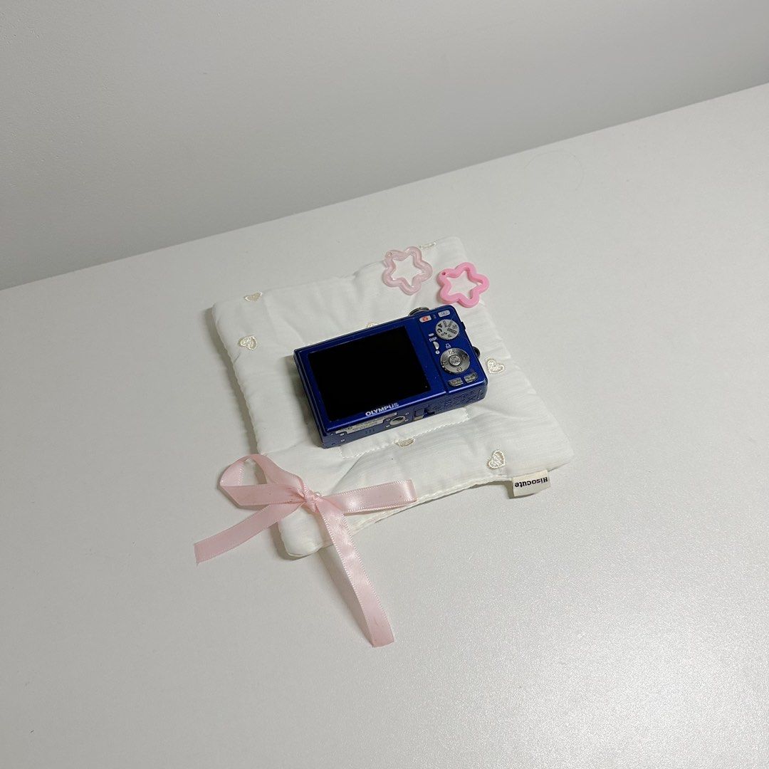 Olympus FE-370 8.0 Megapixel Digital Camera Blue (Category: Cameras) located in Magalang. Submitted by nitch.digicams (Listing ID 1470070901, Image 2). Description: SAMSUNG S760 NO ISSUES❕ 7 megapixels CCD sensor 3x optical zoom Body cosmetics: 8/10 𝙞𝙣𝙘𝙡𝙪𝙨𝙞𝙤𝙣𝙨 : unit, battery, memory card, charger and handstrap note: - has signs of usage shipping nationwide LOC: pampanga MOD: j&t MOP: gcash/bpi — Dm to order 🛒 -͙˚ ༘✶ Seller’s note: - A