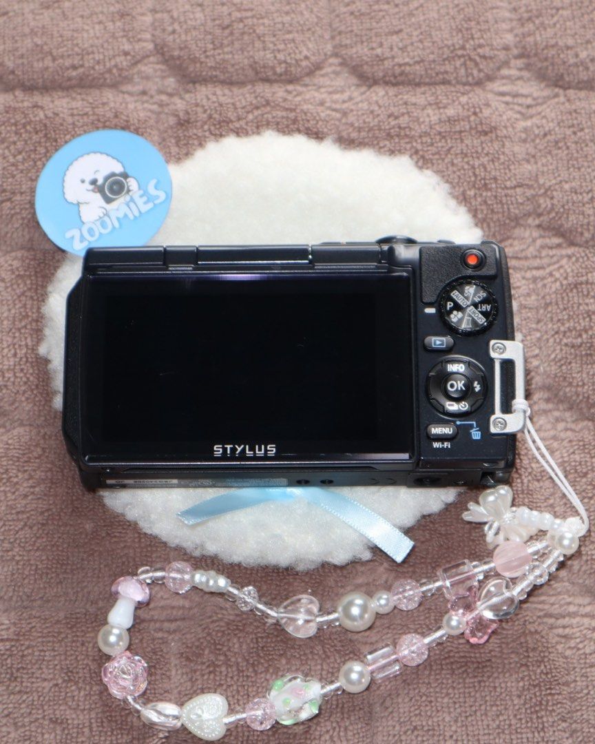 olympus tough tg870 flip cam (Category: Cameras) located in San Fernando. Submitted by zoomiescam22 (Listing ID 1470068235, Image 3). Description: CCD digicam secondhand digicam ✦ 16 megapixels ✦ 3.0” tilting LCD screen ✦ 5× optical zoom (21mm wide-angle) ✦ 180° tilting screen ✦ 1080p Full HD video recording ✦ built-in Wi-Fi ✦ waterproof, shockproof & dustproof design ⋆౨ৎ complete set, ready to use ➜ unit ➜ battery & charger ➜ memory card ➜ beade