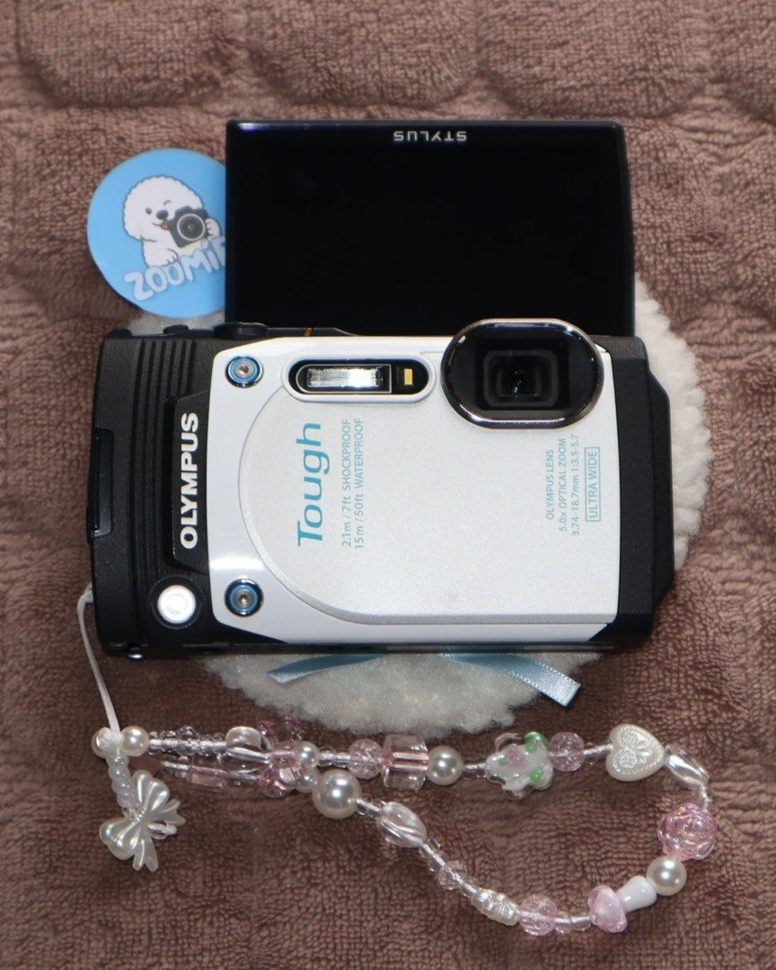 olympus tough tg870 flip cam (Category: Cameras) located in San Fernando. Submitted by zoomiescam22 (Listing ID 1470068235, Image 2). Description: CCD digicam secondhand digicam ✦ 16 megapixels ✦ 3.0” tilting LCD screen ✦ 5× optical zoom (21mm wide-angle) ✦ 180° tilting screen ✦ 1080p Full HD video recording ✦ built-in Wi-Fi ✦ waterproof, shockproof & dustproof design ⋆౨ৎ complete set, ready to use ➜ unit ➜ battery & charger ➜ memory card ➜ beade
