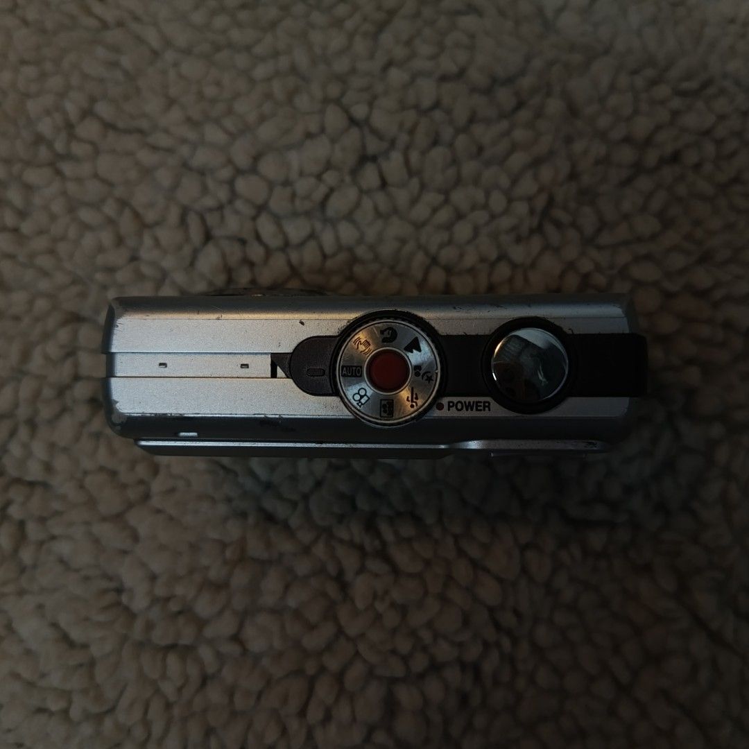 Olympus X-10 | untested camera 📸 (Category: Cameras) located in General Mariano Alvarez. Submitted by digicambylavy (Listing ID 1469950647, Image 3). Description: ۶ৎ Price: 400 PESOS ۶ৎ 6.0 megapixel | 3x optical zoom ۶ৎ no battery, no sampleshot, no charger 𝑪𝒐𝒏𝒅𝒊𝒕𝒊𝒐𝒏: 8/10 𝑰𝒔𝒔𝒖𝒆: cracked screen/minor scratches ✉️ DM TO REQUIRE 🤍 MOD: J&T 🤍 MOP: Gcash 📍 Cavite 𝑵𝒐𝒕𝒆: No return, no refunds, no exchanges, no warranty for ALL UN