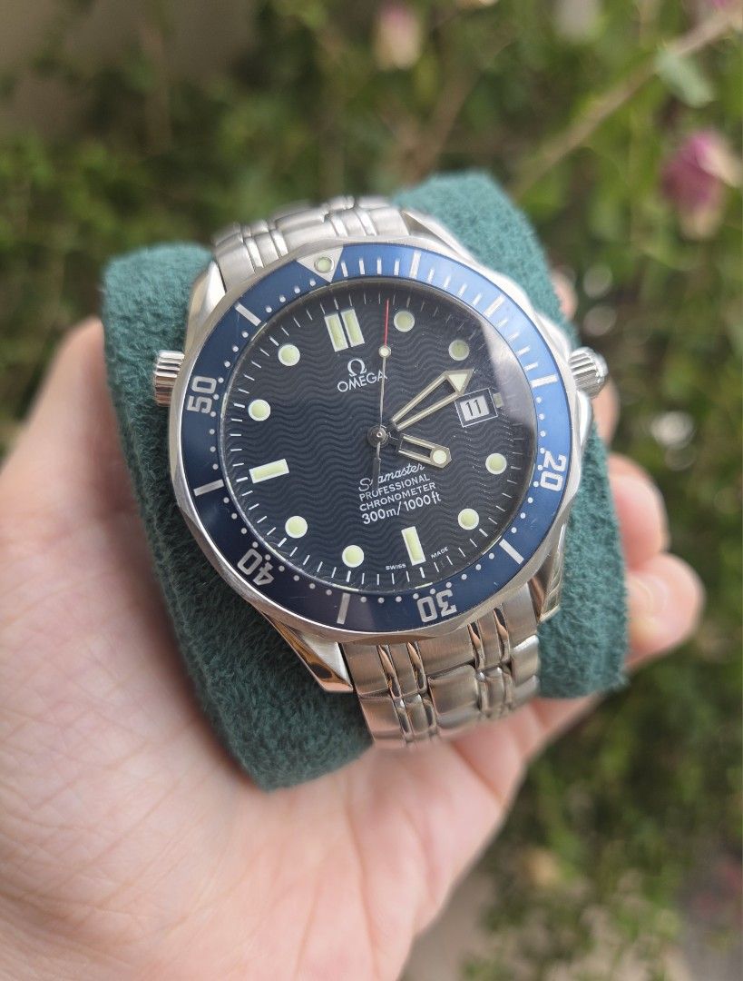 Omega Automatic Seamaster Complete Set 41mm (Category: Luxury Watches) located in Caloocan City. Submitted by wristworthyph (Listing ID 1470072695, Image 3). Description: Omega Seamaster Professional Blue Dial 41mm “James Bond” Ref 2531.80 Blue bezel Blue dial Automatic Mint condition P168K only Rare Complete Set! Highly collectible First to DP gets the watch Message for viewings and details Kapitolyo, Pasig City Meet ups in BGC, Estancia or Gree