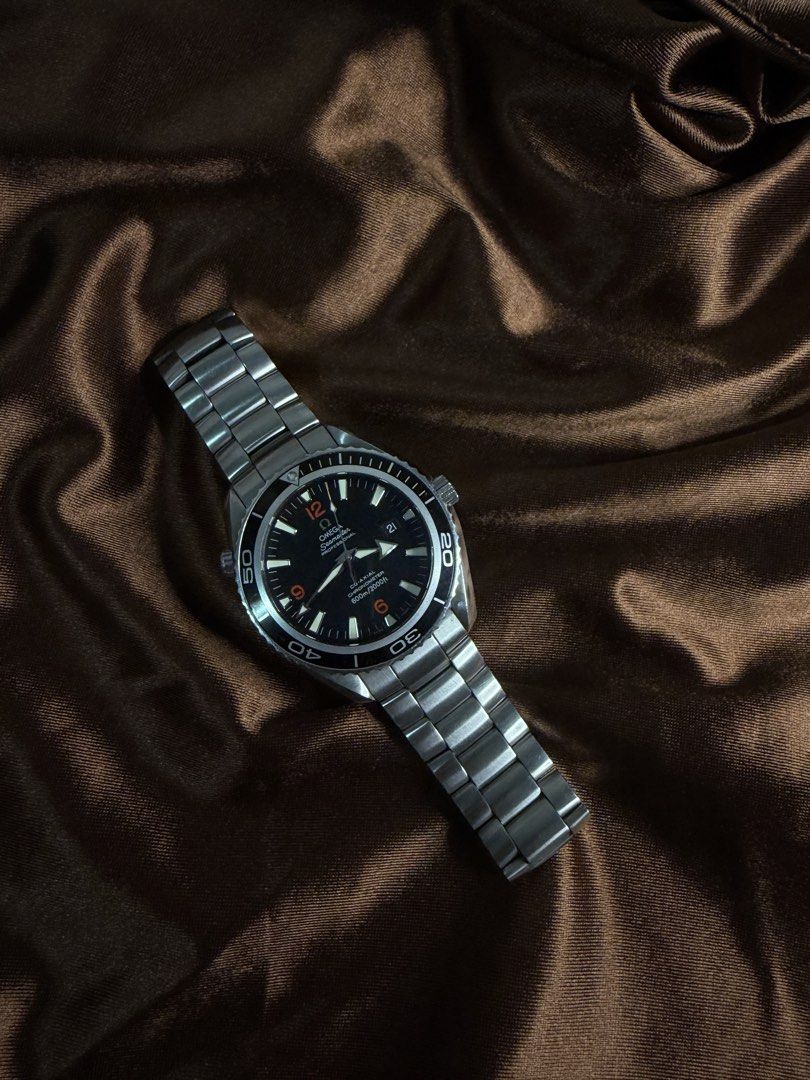Omega Seamaster (Category: Luxury Watches) located in Pandi. Submitted by martinnii (Listing ID 1470103581, Image 2). Description: for sale pre owned Omega Seamaster Planet Ocean600M Co-Axial complete authentic box ang papers still negotiable, just message me your offer.