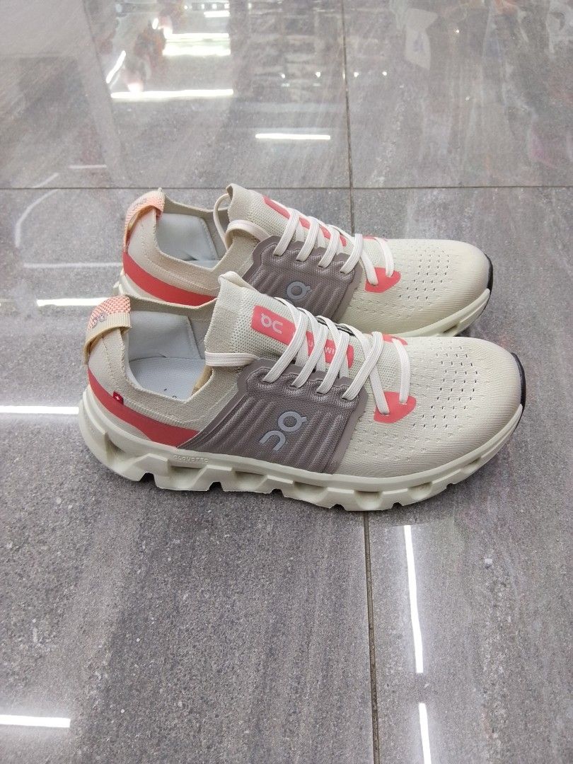 On Cloud Swift 4 😍 (Category: Sneakers) located in Manila. Submitted by josier_181 (Listing ID 1470038852, Image 3). Description: Available now Ma'am/Sir Pm for more details Your order via lalamove COD or GCASH payment. Kung anong nasa post ko po yun po mismo ang dadating na item sa inyo 💯 Good quality and condition Thank you and God bless Womens Size Guide 5US - 36 EU/FR - 22CM 6US - 37 EU/FR - 23CM 6.5US - 37.5 EU/FR - 23.5CM 7US - 38 EU/FR -