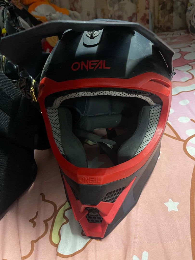 Oneal Helmet (Category: Helmets and other Riding Gears) located in Cebu City. Submitted by kendall_leighton (Listing ID 1469982896, Image 2). Description: Oneal Helmet size large barely used by my daughter bought at 6k plus pm.