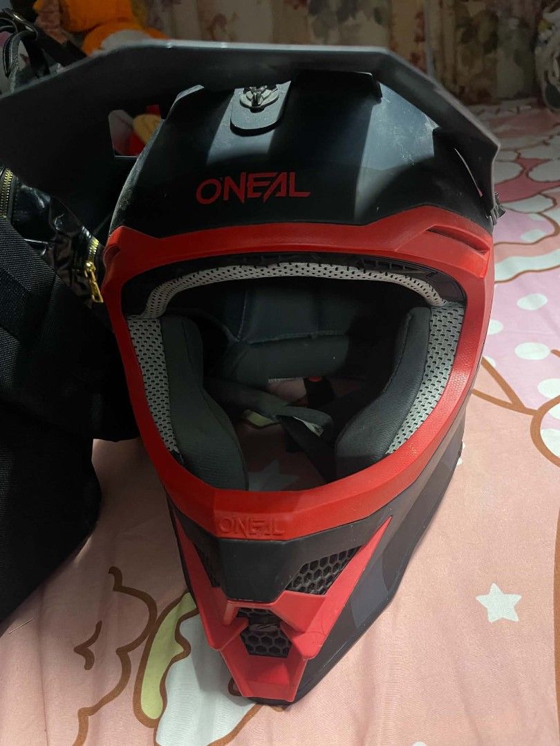 Oneal Helmet (Category: Helmets and other Riding Gears) located in Cebu City. Submitted by kendall_leighton (Listing ID 1469982896, Image 1). Description: Oneal Helmet size large barely used by my daughter bought at 6k plus pm.