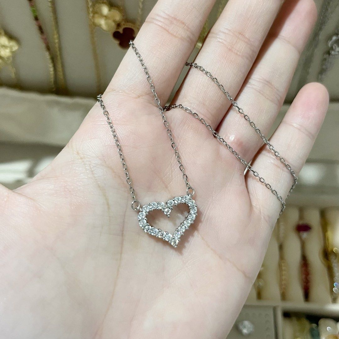 OPEN HEART SILVER NECKLACE (Category: Necklaces) located in Talavera. Submitted by curatedbykhy (Listing ID 1470098268, Image 2). Description: .
