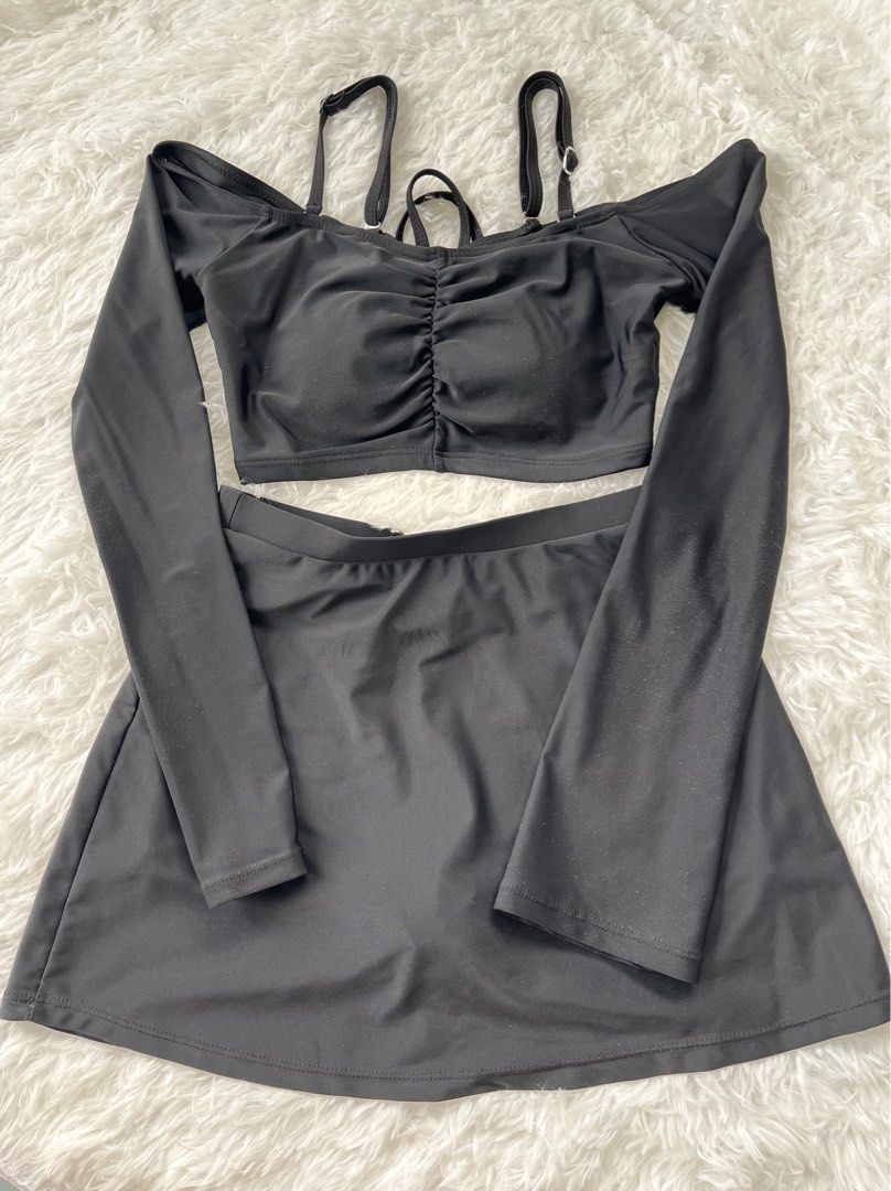 Open Shoulder Long Sleeve Tankini (Category: Bikinis & Swimsuits) located in Tarlac. Submitted by haleyjames_scott (Listing ID 1470090742, Image 1). Description: Size: XS MOP: Gcash MOD: Direct J&T (SF will be shouldered by buyer) 📍Tarlac .