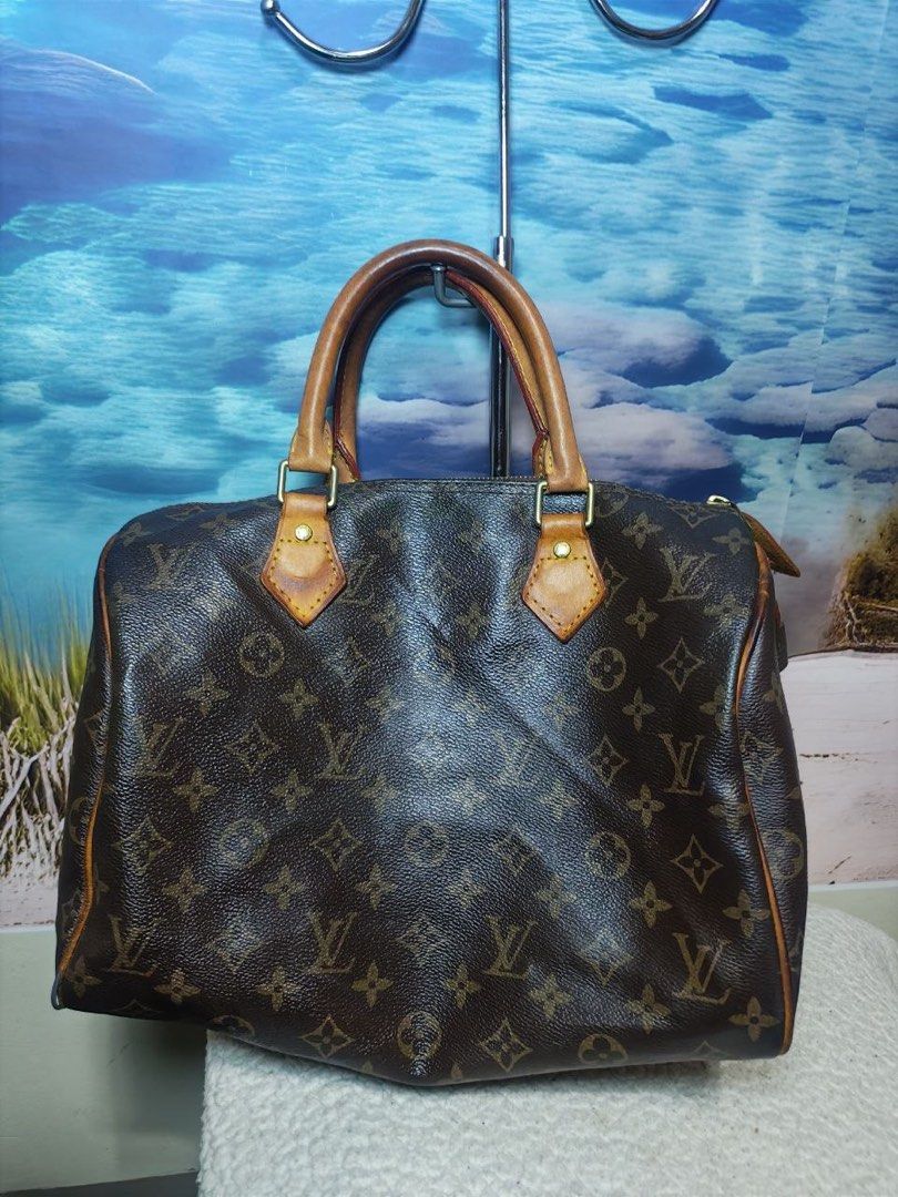 Orig preloved speedy 30 (Category: Luxury Bags & Wallets) located in Manila. Submitted by nylan1227 (Listing ID 1469966525, Image 2). Description: Lalamove or LBC.