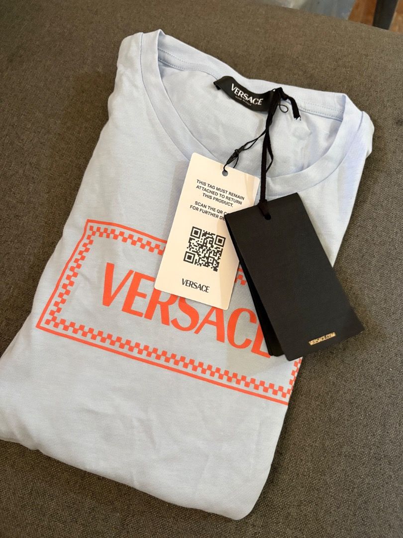 Original (Category: Shirts) located in Cabanatuan. Submitted by iskalembong_ (Listing ID 1470023064, Image 2). Description: Original versace tshirt 💯 name your price!.