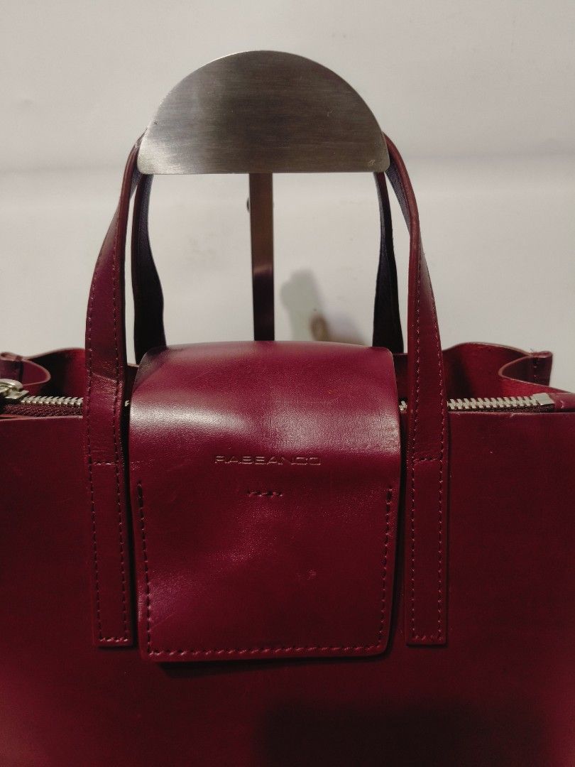 Original RABEANCO (Category: Shoulder Bags) located in Cabuyao City. Submitted by secondhand.shop.ph (Listing ID 1470123182, Image 2). Description: Sale❗️Sale❗️Sale❗️ ₱ 1,699 Original RABEANCO Preloved Maroon Small-Medium Pure genuine leather 📌First to pay!.
