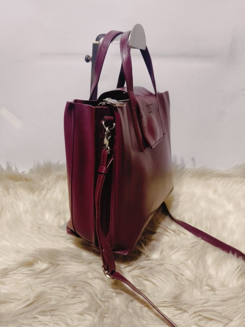 Original RABEANCO (Category: Shoulder Bags) located in Cabuyao City. Submitted by secondhand.shop.ph (Listing ID 1470123182, Image 3). Description: Sale❗️Sale❗️Sale❗️ ₱ 1,699 Original RABEANCO Preloved Maroon Small-Medium Pure genuine leather 📌First to pay!.
