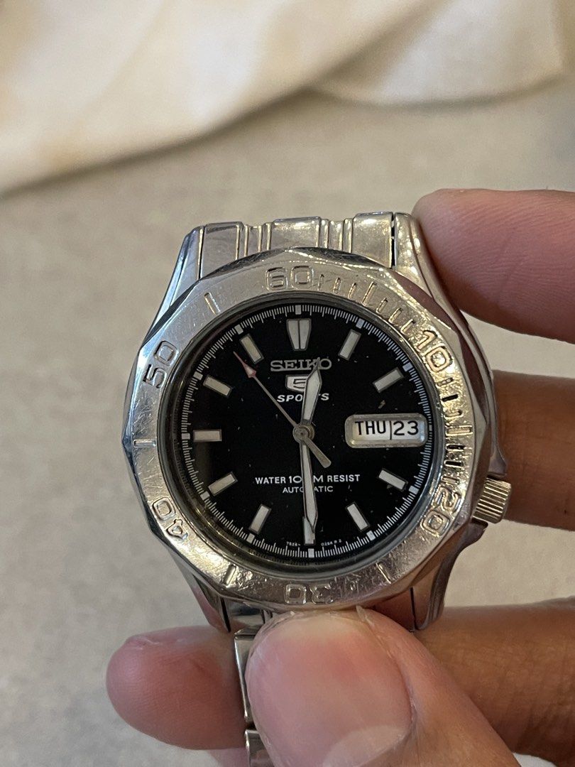 ORIGINAL SEIKO SPORTS (Category: Luxury Watches) located in Manila. Submitted by missme1207 (Listing ID 1470057767, Image 3). Description: Authentic SEIKO SPORTS 1997 Newly serviced All working Wag na mag ask kung authentic kasi sinabi ko na na authentic. 100%.