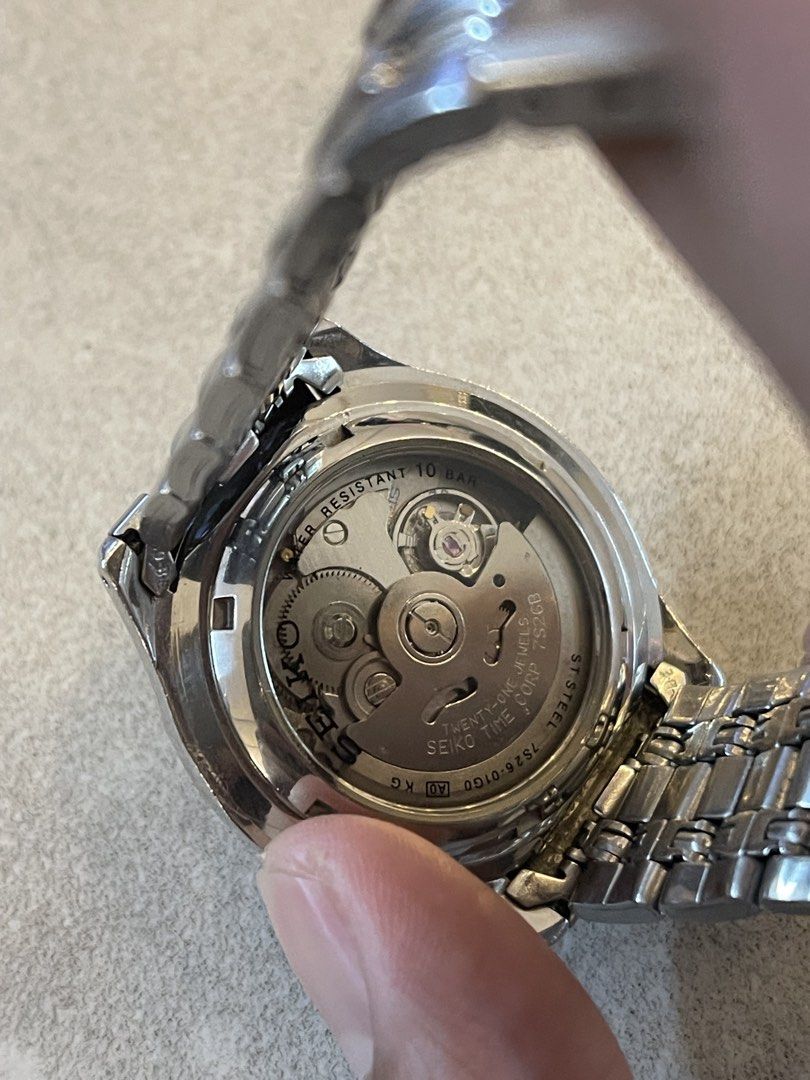 ORIGINAL SEIKO SPORTS (Category: Luxury Watches) located in Manila. Submitted by missme1207 (Listing ID 1470057767, Image 2). Description: Authentic SEIKO SPORTS 1997 Newly serviced All working Wag na mag ask kung authentic kasi sinabi ko na na authentic. 100%.
