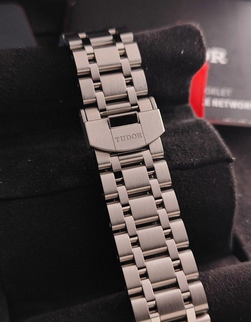 Original Tudor Royal Day Date (Category: Luxury Watches) located in San Juan City. Submitted by exclusivelyours (Listing ID 1470077940, Image 3). Description: 2021 Tudor Royal Day Date 41mm Ref 28600 9.2/10 condition Inclusions: watch, original bracelet fit to approx 7.8" wrist, booklets, Tudor guarantee card and original box SRP is 172k+ Photo reference on 6.5" wrist.