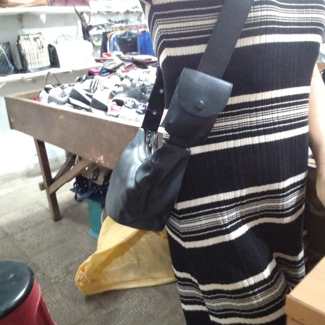 Or-yany Crossbody Bag (Category: Cross-body Bags) located in El Salvador. Submitted by francheskaukayukay (Listing ID 1470048827, Image 1). Description: .