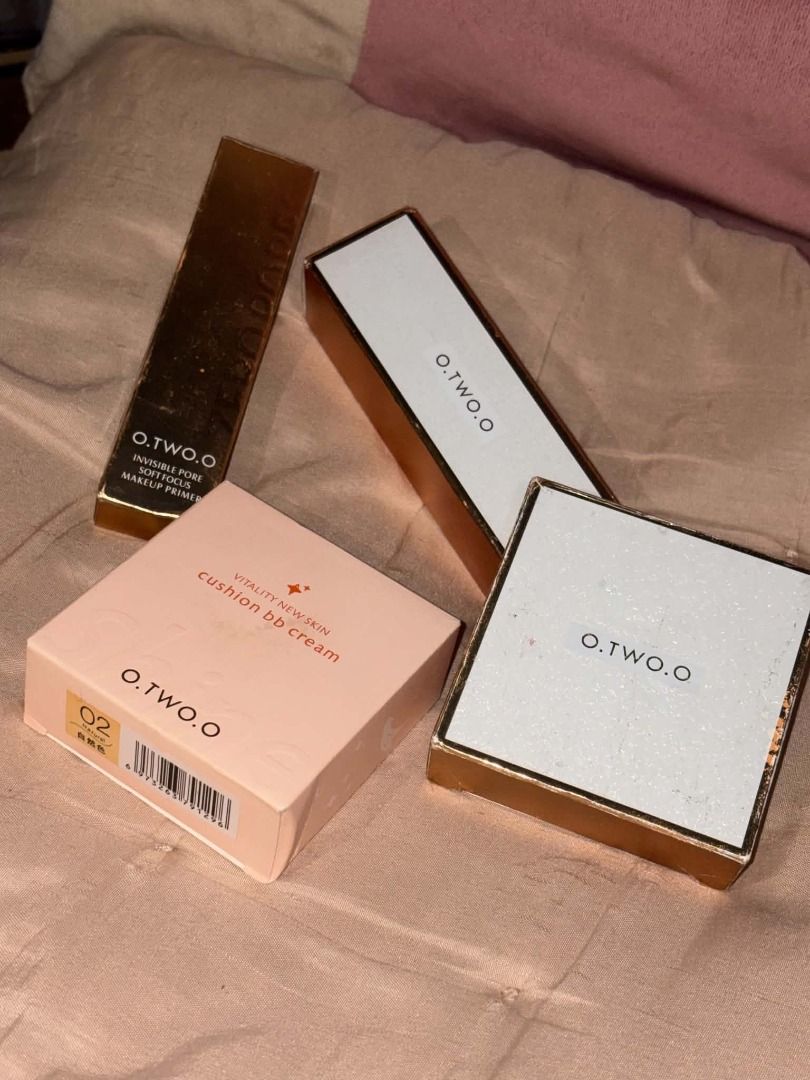 O.TWO.O 4-Piece Face Makeup Bundle Set Shade 02 (Category: Makeup) located in Batangas. Submitted by ricksbir (Listing ID 1470035508, Image 2). Description: Selling my OTWOO makeup bundle! ✨ All items are in very good condition, with approximately 80% to 90% of the product remaining. Selling these because hindi ko na nagagamit, sayang naman kung ma-expire lang. 📦 INCLUSIONS: 1. OTWOO Locking Foundation – C02 Warm Beige 2. OTWOO Makeup Primer 3. 