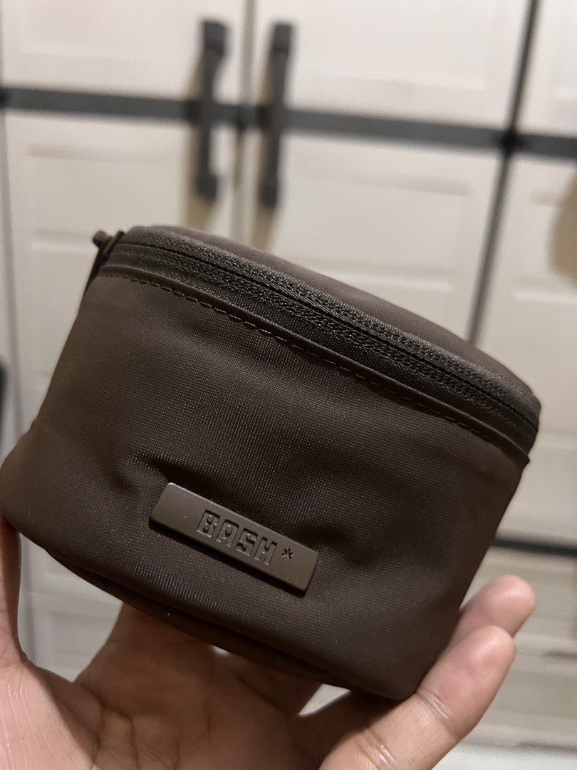 Out of office curve (Category: Wallets & Card holders) located in Quezon. Submitted by tinzkie100 (Listing ID 1470002621, Image 1). Description: Hindi na gngmit nasa drawer lang.