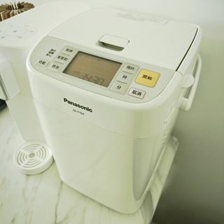 Panasonic SD-P104 Bread Maker, 家庭電器, 廚房電器, 麵包機 - Carousell