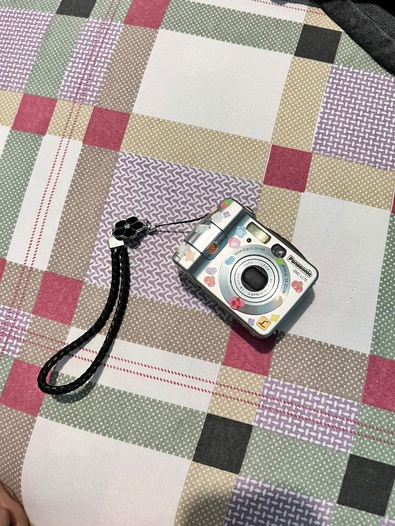 PANASONIC LUMIX DMCLC 70 (Category: Cameras) located in Caloocan City. Submitted by bravemountain_57b12f (Listing ID 1469972630, Image 1). Description: ✅ Fully functional ✅ Photo output not affected ✅ All buttons and camera functions working properly ⚠️ LCD screen has screen burn, visible only on the display and does not affect captured photos. Automatic shooting modes Built-in flash Around 3.2 megapixels resolution Released in the early 2000s Ca
