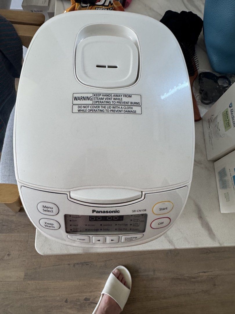 Panasonic SR-CN108 Rice Cooker, 家庭電器, 廚房電器, 鍋具 - Carousell