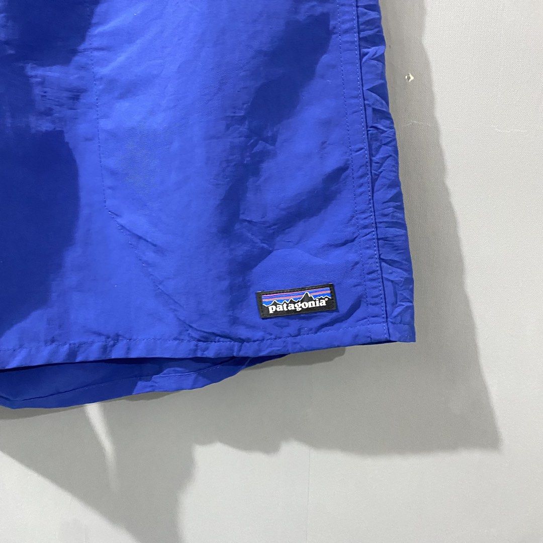Patagonia Baggies Woven Shorts (Category: Shorts) located in Makati City. Submitted by kendrickstuffs (Listing ID 1470102820, Image 3). Description: Patagonia Baggie Woven Shorts XL ontags 36'-46' waistline garterized w drawcords 19' length 7' inseam No issue Verygood condition 900 only.