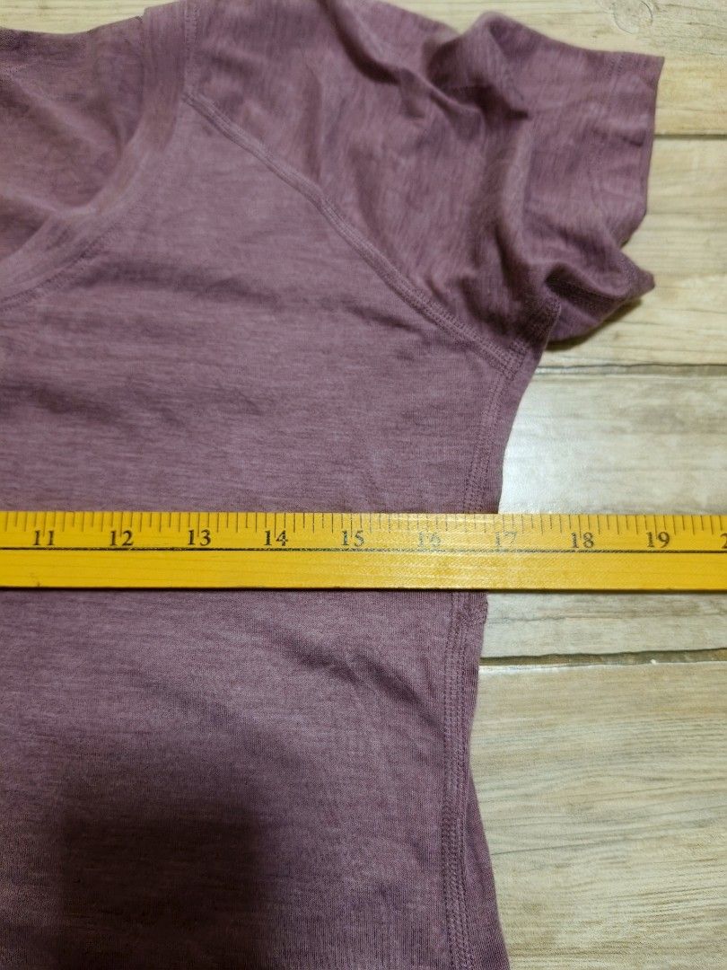 Patagonia dri fit running shirt (Category: Blouses) located in Siniloan. Submitted by talktotheroses (Listing ID 1469972275, Image 3). Description: no issue.