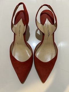 (Category: ) located in . Submitted by miss.manolos.closet (Listing ID 1469950591, Image 1). Description: .