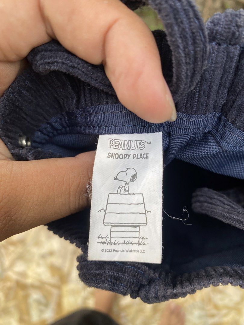 Peanuts Corduroy Sling Bag (Category: Sling Bags) located in Davao. Submitted by workmensph (Listing ID 1470025794, Image 3). Description: .