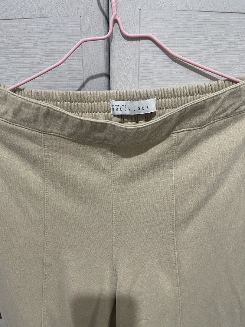Penshoppe Dress Code Effortless Straight Pants (Category: Jeans) located in Quezon City. Submitted by zntinycloset (Listing ID 1469978213, Image 3). Description: - Brand: Penshoppe (Dress Code line) - Style: Effortless straight pants in versatile beige - Fit: High-waist with a comfortable elastic waistband at the back - Details: Front seam detailing on each leg and one back pocket with a subtle brand tag - Condition: Clean and ready to wear - Tip