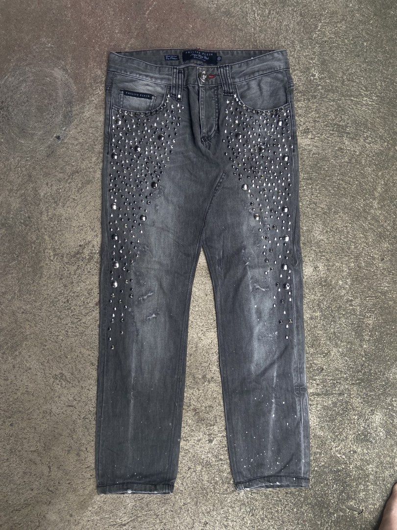 PHILIPP PLEIN BUTTON UP PANTS (Category: Jeans) located in El Salvador. Submitted by 00jiroo00 (Listing ID 1470095055, Image 1). Description: PHILIPP PLEIN BUTTON UP PANTS Dimensions: W - 30 L - 35 T - 11 H - 6 Details: good condition must have minor signs of usage scratches on back Condition: 9/10 Color rate: 9/10 Swipe for more details… M: ₱350 📌 Before You Buy: 📃 Please read all item details carefully 📍 Payment-first policy applies ❌ No can