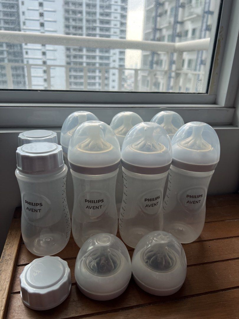 Philips Avent 11oz (Category: Breastfeeding & Bottle Feeding) located in Quezon City. Submitted by ex-box (Listing ID 1470019914, Image 2). Description: 8sets ORIGINAL PHILIPS AVENT BOTTLE 11oz each -with FREE 3 bottle covers TAKE ALL ₱4,500.