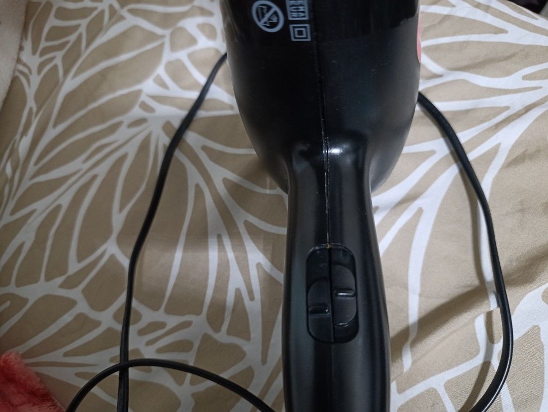 Philips Ionic Hair Dryer BHD029 (Category: Hair) located in Pasig City. Submitted by catfosterfunds (Listing ID 1470064448, Image 2). Description: Ionic care function reduces frizz for shiny, smooth hair - Inclusion: Comes with a 12mm concentrator nozzle and the original box - Condition: Excellent working condition RFS: Extra hair dryer..