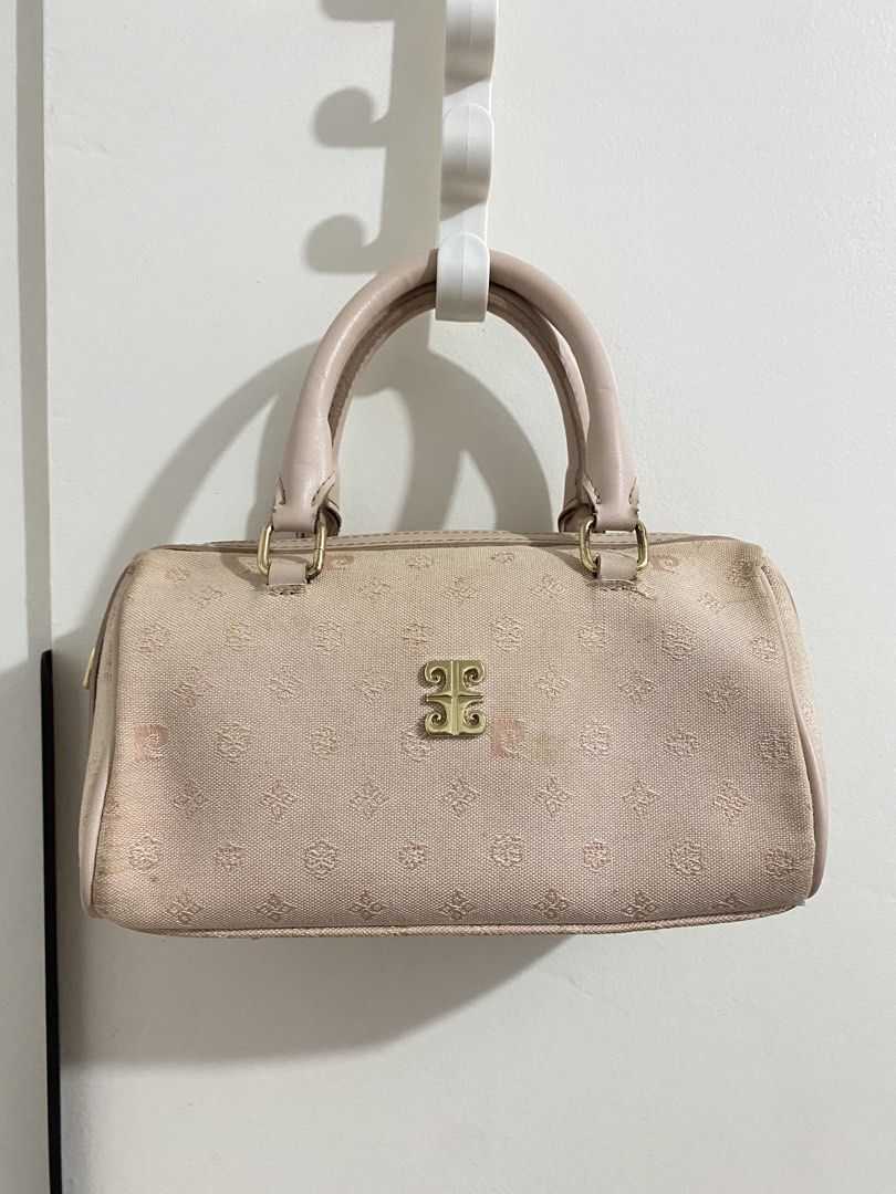 Pierre Cardin Light Pink Two Way Bag (Category: Cross-body Bags) located in Naga. Submitted by she_clutter (Listing ID 1470111298, Image 3). Description: Condition: 7.5/10 Flaws: - Loose Thread - Needs Wash/Minimal Stains.