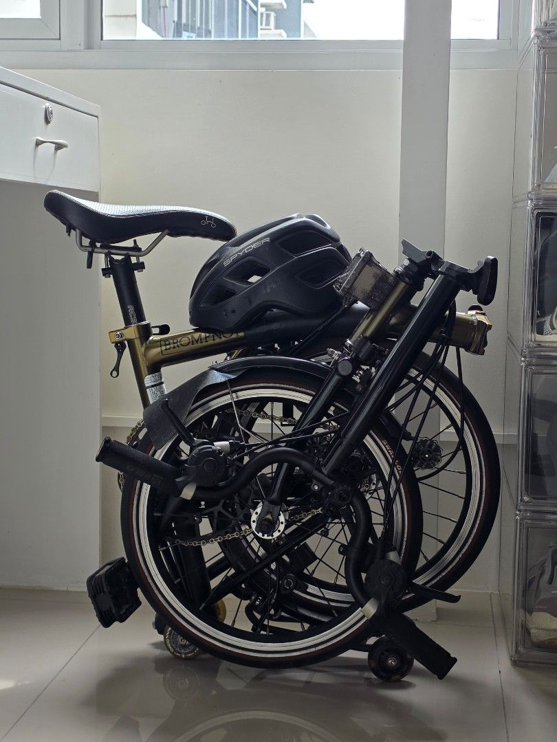 Pikes V2 Folding Bicycle with Upgrades (Category: Bicycles) located in Quezon City. Submitted by johnjaynardyap (Listing ID 1469967458, Image 1). Description: Pikes V2 Folding Bike with upgrades RFS: quit cycling - Needs overhaul - Add 1k for the Spyder helmet.