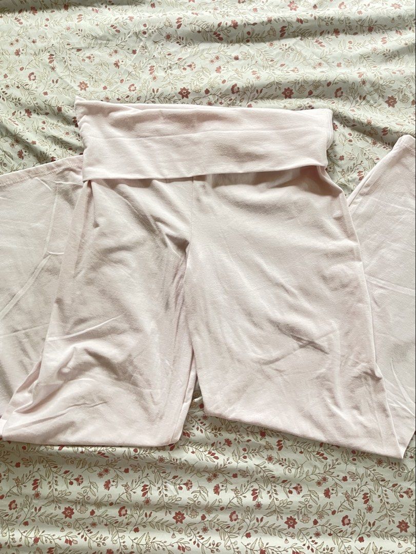 Pink Foldover Wide Leg Pants (Category: Jeans) located in Marikina City. Submitted by prel0vedbymari (Listing ID 1469964535, Image 2). Description: - Brand: thatgirl -Can fit M-L - Color: Pink - Style: Wide leg with trendy foldover waistband.