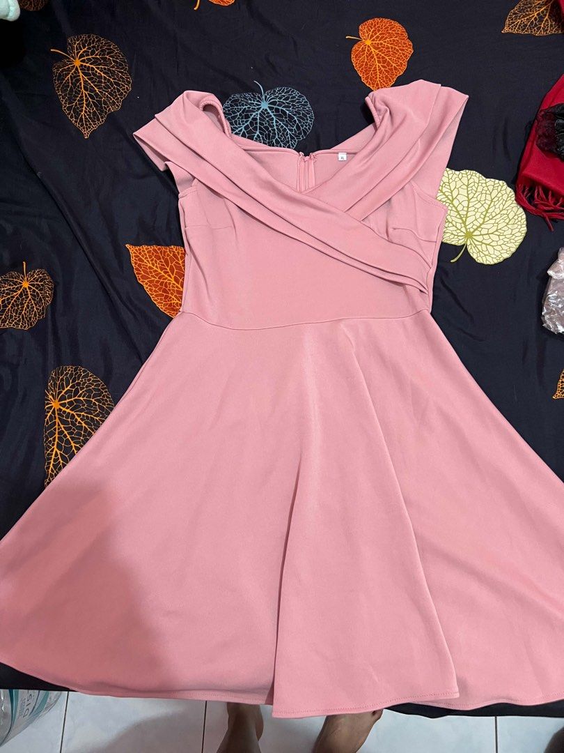 Pink formal dress (Category: Dresses) located in Dasmarinas. Submitted by kziamar (Listing ID 1470054612, Image 1). Description: Pink formal dress Used once Unbranded Size: XL.