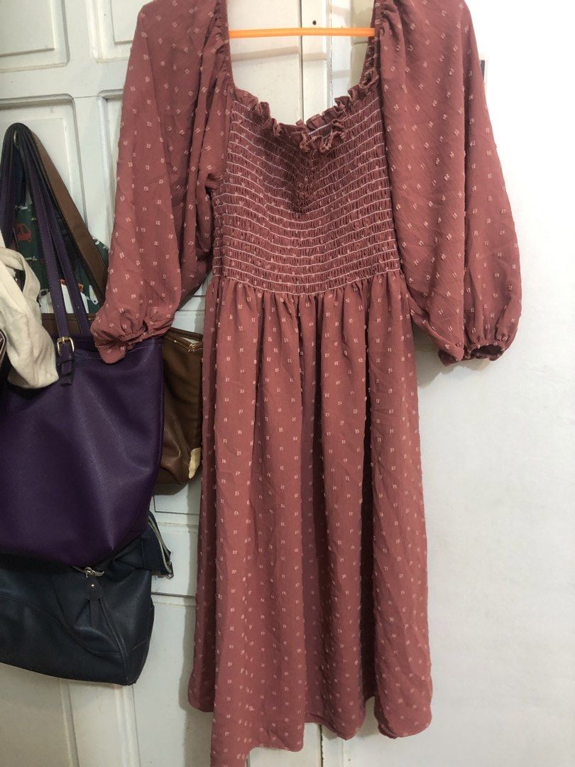 Pink long dress (Category: Dresses) located in Los Banos. Submitted by meyandra_198 (Listing ID 1470072480, Image 1). Description: .