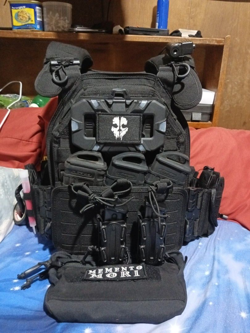 Plate Carrier (Category: Activewear) located in Caloocan City. Submitted by frenziedjack (Listing ID 1470073599, Image 1). Description: Black Plate Carrier Set Yakeda PC Back panel Idogear Drop pouch Radio Pouch Navigation Board Foam plates Negotiable price.