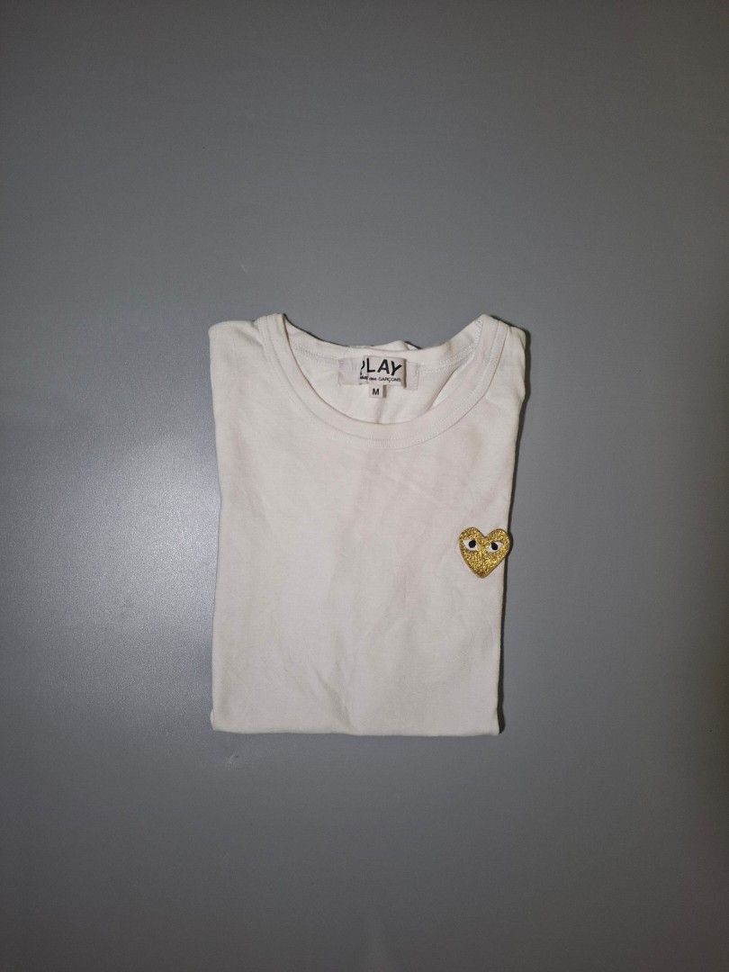 PLAY COMME des GARCONS YOUTH SIZE (Category: Tshirts & Polo Shirts ) located in Dipolog. Submitted by elcatips420 (Listing ID 1470007101, Image 1). Description: CDG WHITE T SHIRT YOUTH SIZE M ON TAG AUTHENTIC NO ISSUE AS NEW CONDITION 16 WIDTH 24 LENGTH para sa mga kids nyu dm lang po if interested location Mindanao.