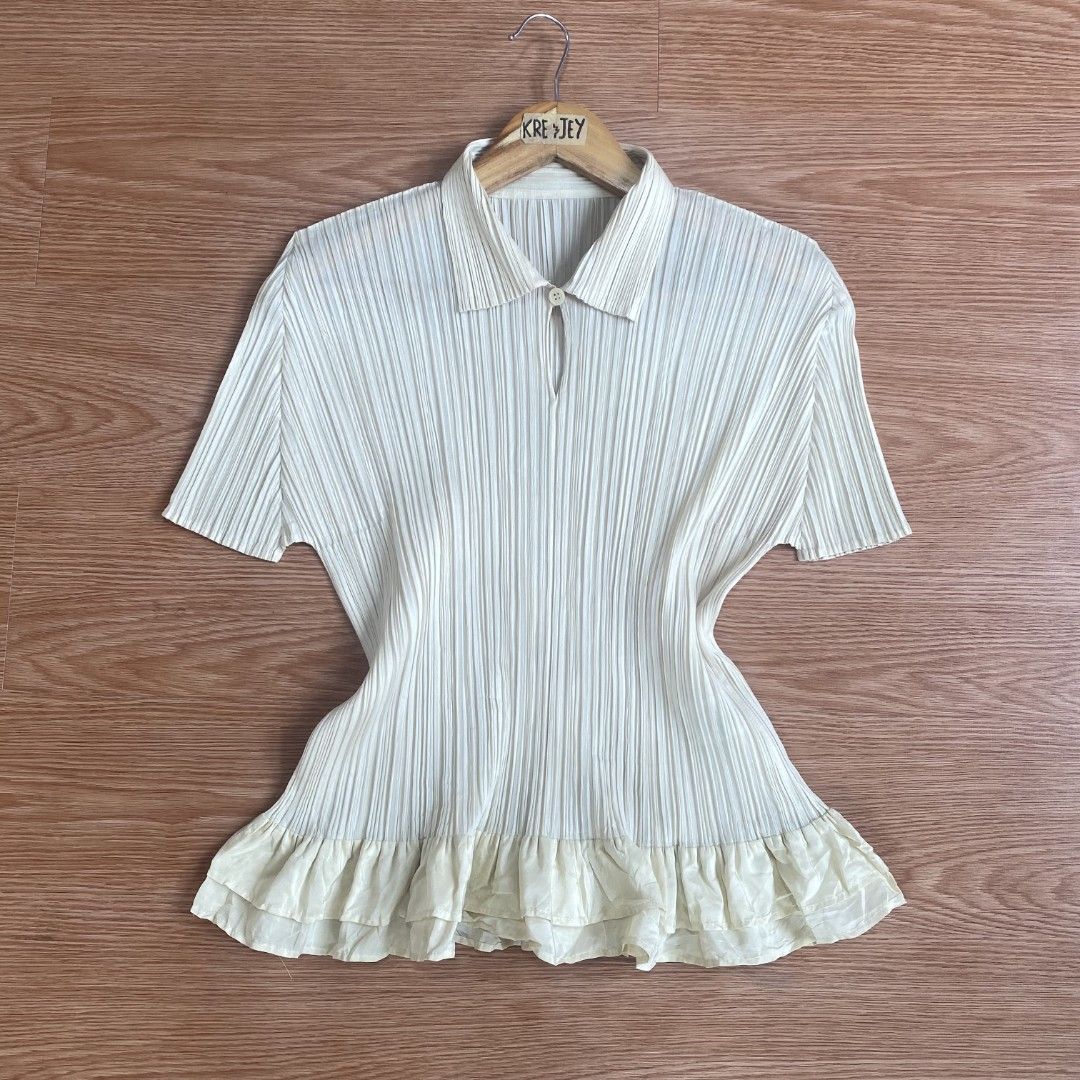 Pleats please issey miyake tops (Category: Others Tops) located in Bislig. Submitted by jeloy_13 (Listing ID 1469971715, Image 1). Description: size 4 on tag Excellent condition No issue.