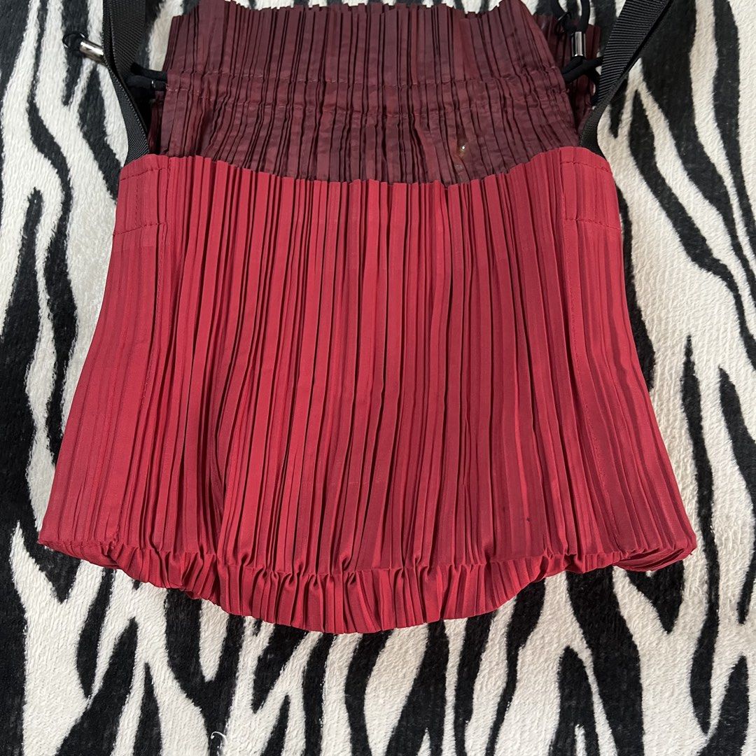 Pleats please small tote bag (Category: Tote Bags) located in Manila. Submitted by royaldripmanila (Listing ID 1470047823, Image 2). Description: Sign of usage W10 L11.