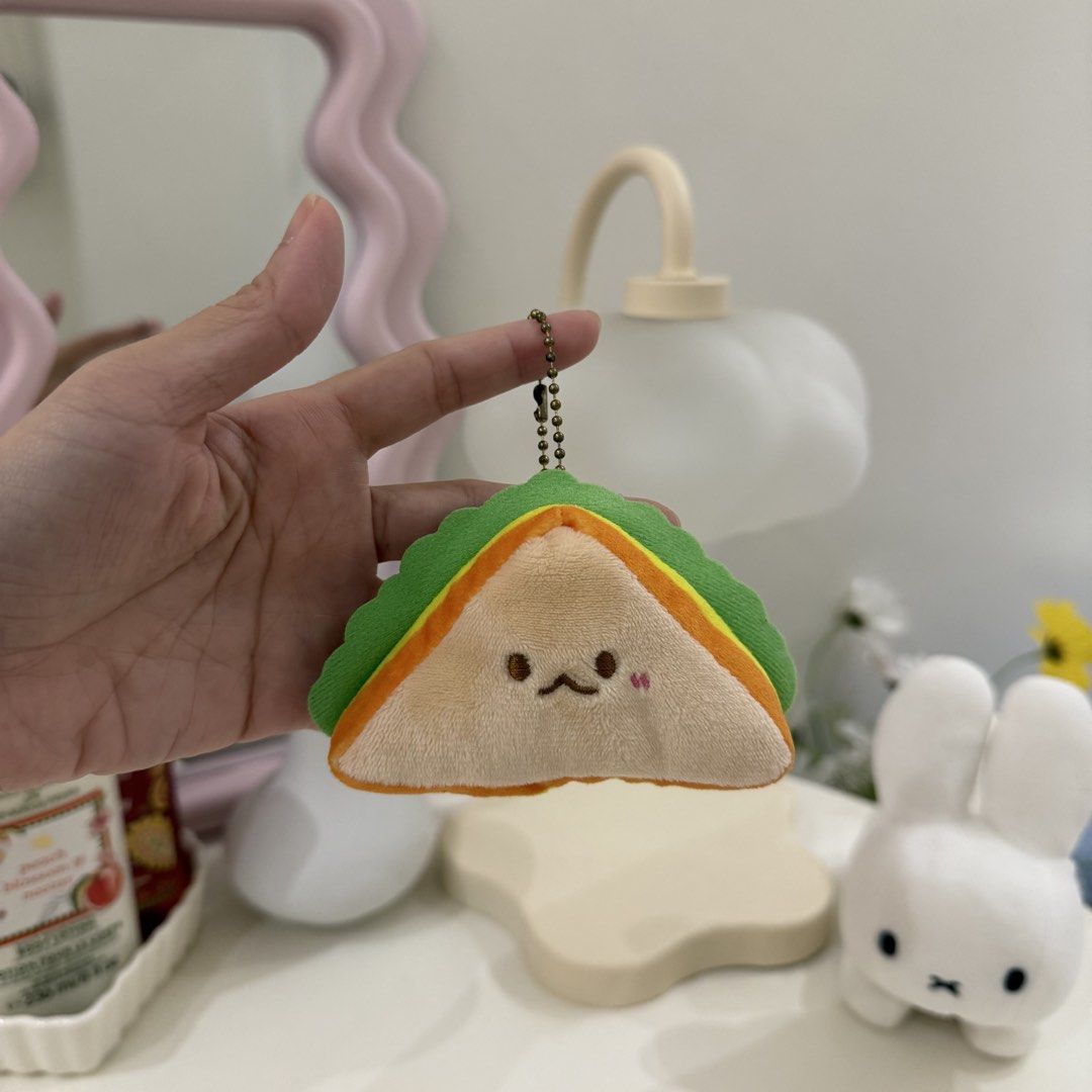 Plushie Planet Sandwich Plush Charm Preloved (Category: Plushies & Soft Toys) located in San Pedro. Submitted by jellybean.co (Listing ID 1470029647, Image 1). Description: .