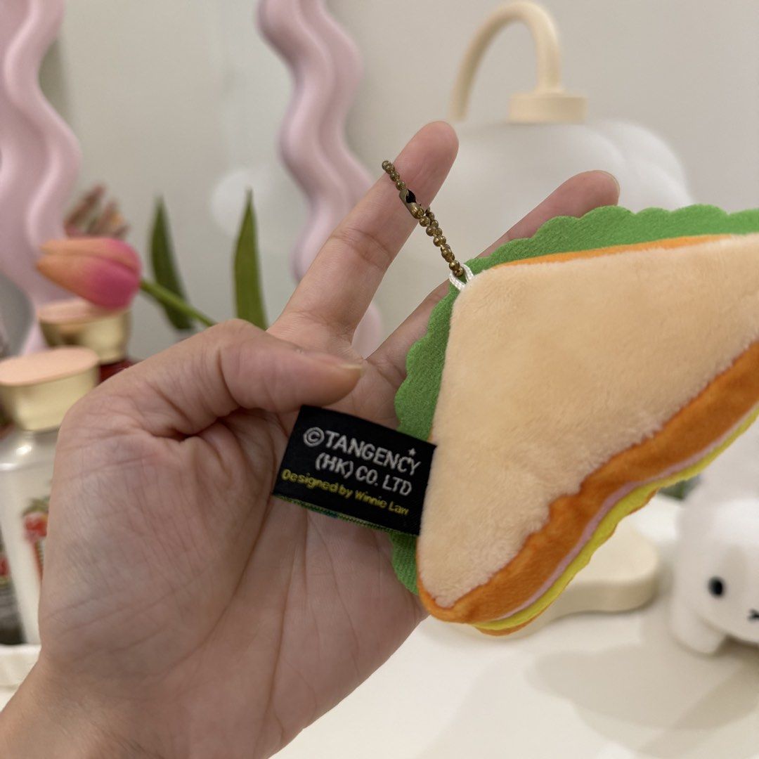 Plushie Planet Sandwich Plush Charm Preloved (Category: Plushies & Soft Toys) located in San Pedro. Submitted by jellybean.co (Listing ID 1470029647, Image 3). Description: .