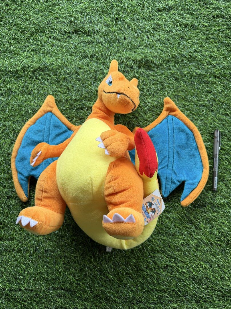 Pokémon Charizard 😉🔥 (Category: Plushies & Soft Toys) located in Makati City. Submitted by thethrilltofind (Listing ID 1470068825, Image 1). Description: Pokémon Charizard 😉🔥 Banpresto Malaki, kaya kang ipagtanggol. ₱1250 only.