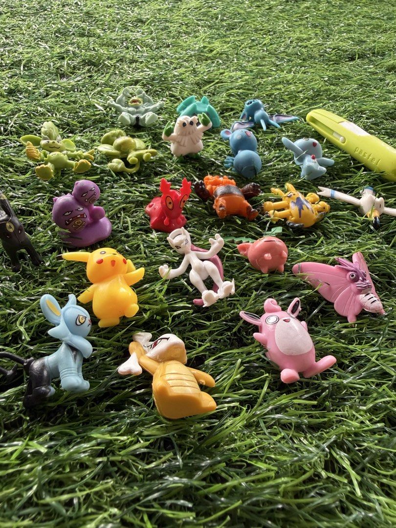 Pokémon Miniature Action Figures (Category: Action & Battle Toys) located in Makati City. Submitted by thethrilltofind (Listing ID 1470067930, Image 2). Description: Pokémon Miniature Action Figures PK China Markings 21 pcs ₱500 only / take all.