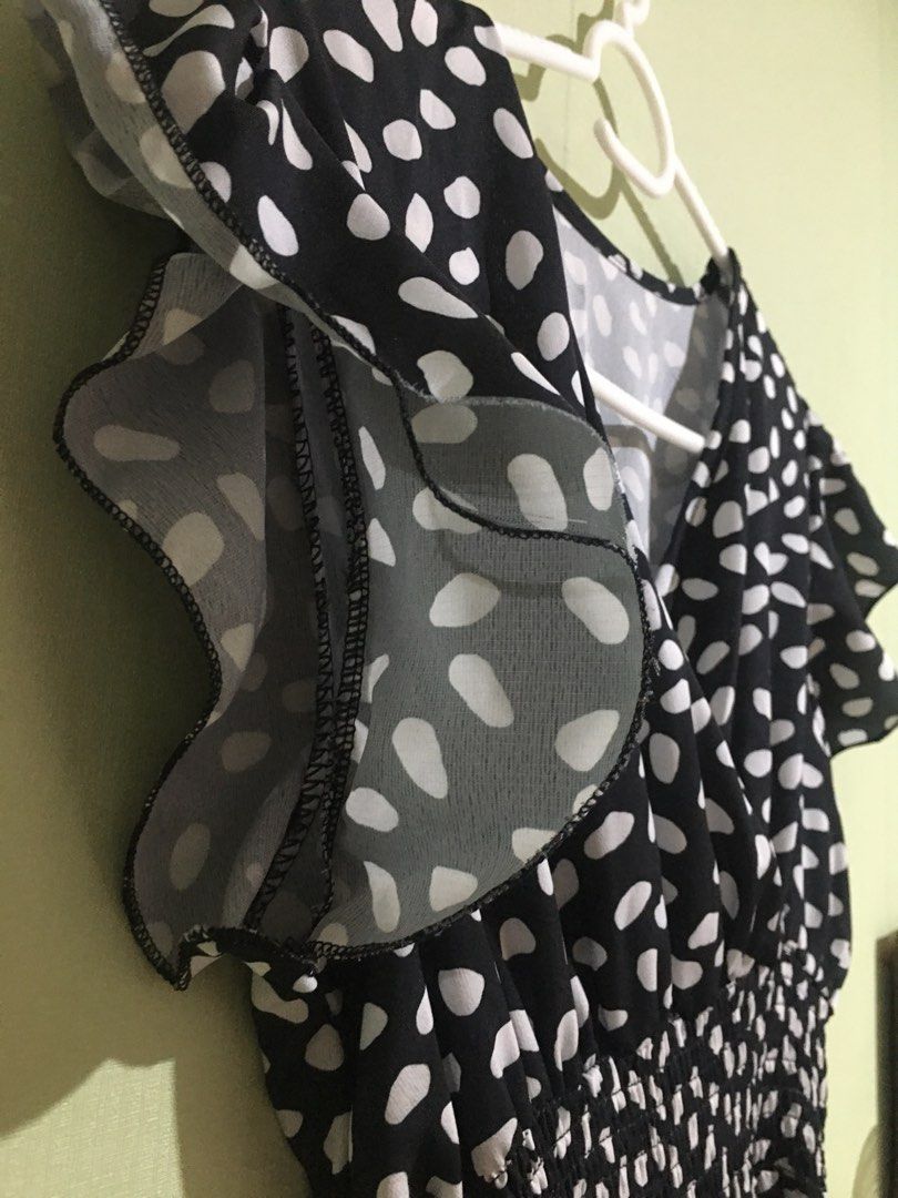 Polka Dot Ruffle Maxi Dress (Category: Dresses) located in Cabuyao City. Submitted by 4everblooms (Listing ID 1470087156, Image 3). Description: - Never been used/ Excellent quality - Fit & Comfort: Stretchy smocked elastic waist for an easy, comfortable fit - Material: Lightweight, breathable fabric.