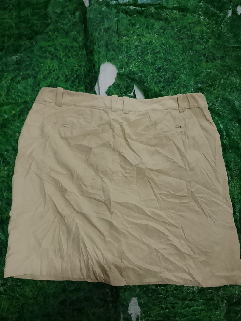 Polo golf Ralph Lauren (Category: Skirts) located in Tagbina. Submitted by jera-thrift.16 (Listing ID 1469960719, Image 2). Description: excellent condition fresh from bale with hangtag color rate 10/10 size: W-32 to 33 L-17.5 no issue free ship.