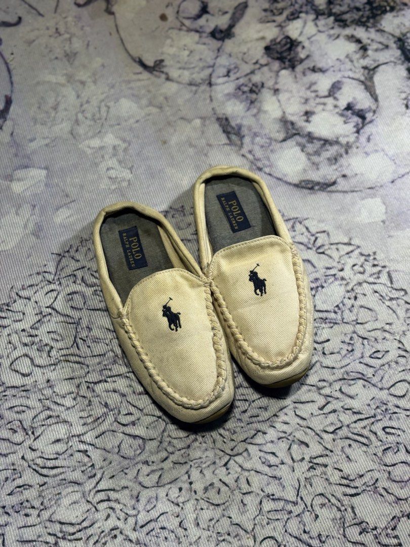 Polo ralph lauren (Category: Slippers and slides) located in Marilao. Submitted by whocoppin (Listing ID 1469959219, Image 1). Description: Polo ralph lauren sandals Size 8W Used condition Rfs wrong size 1500.